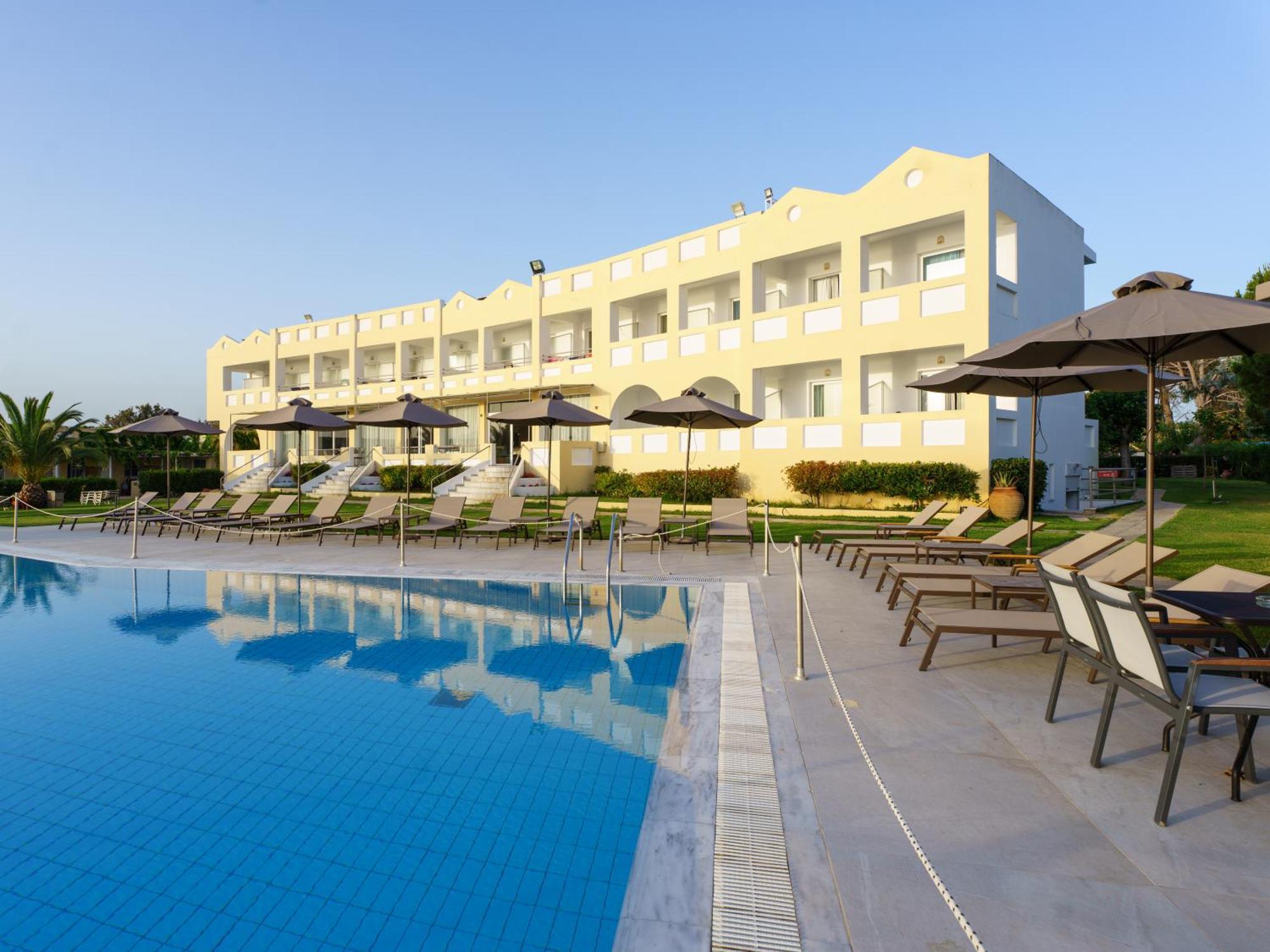 Niforeika Beach Hotel Exterior photo